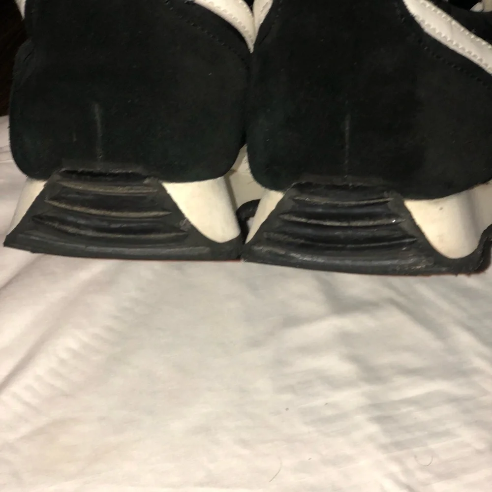 rag & bone Men’s Black and White Low-Top Retro Runner Sneakers